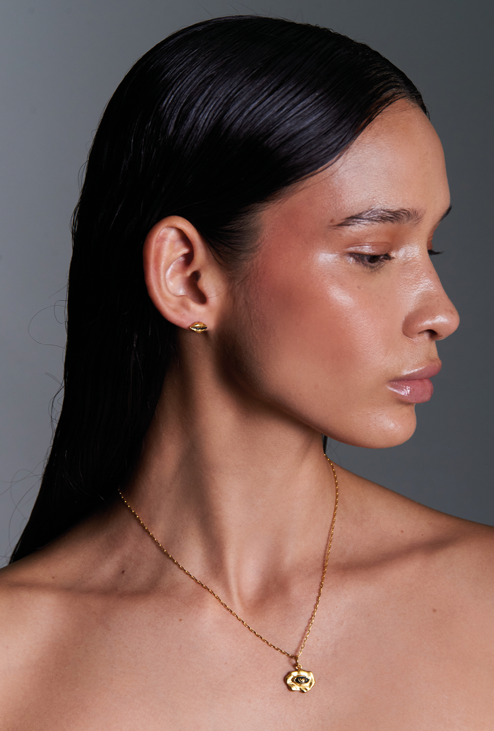 Chain With Surreal Pendant I Eye, Nose or Mouth