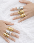 anillo con forma de dedo, hecho a mano, figura humana, marca mexicana, aleación de latón, plateado, arte, Claude Lalanne, anillo chunky, plata .925, summer sale, hot sale, regalo de cumpleaños para mujer, regalo de aniversario para mujer, descuentos, 25% de descuento, meses sin intereses.