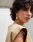 arete con forma de nariz, hecho a mano, figura humana, marca mexicana, aleación de latón, dorado, arte, Claude Lalanne, arete grande, broche, prendedor, summer sale, hot sale, regalo de cumpleaños para mujer, regalo de aniversario para mujer, descuentos, 15% de descuento, meses sin intereses.