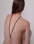 Colgante de treciopelo con dije en forma de peine con perfil de un rostro, caras, hecho a mano, marca mexicana, aleación de latón, collar grande, summer sale, hot sale, regalo de cumpleaños para mujer, regalo de aniversario para mujer, descuentos, 25% de descuento, meses sin intereses, charm, sirenas, cinturón.