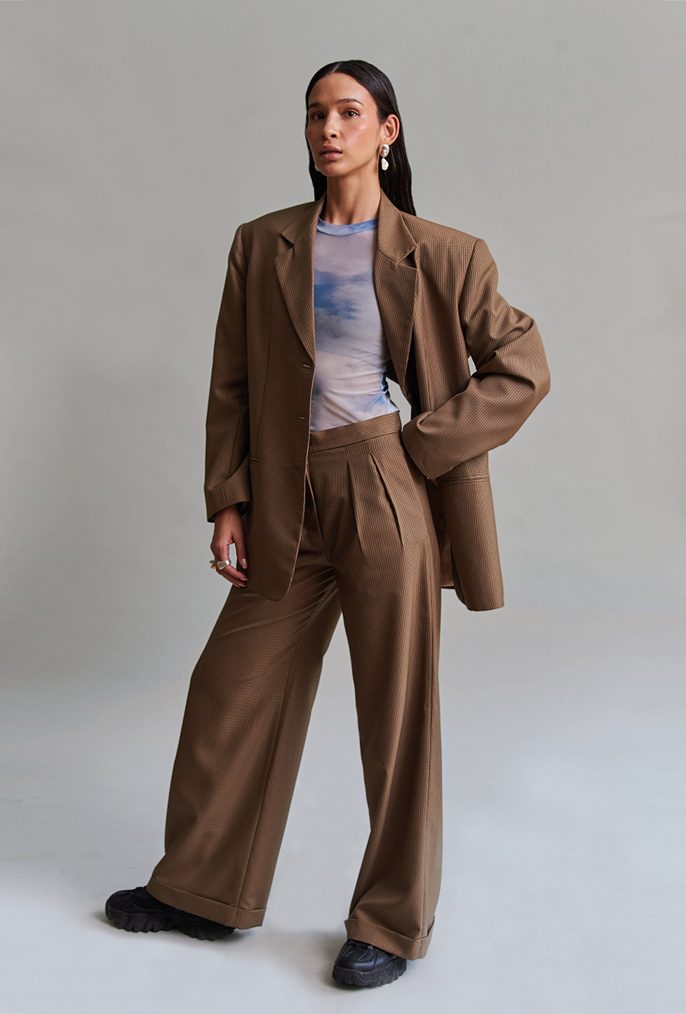 blazer oversized, blazer con hombreras, blazer con inspiración en René Magritte, arte, René Magritte, blazer para mujer, blazer para hombre, regalo para mujer, regalo para hombre, diseño mexicano, marca mexicana, hecho a mano, hecho en México